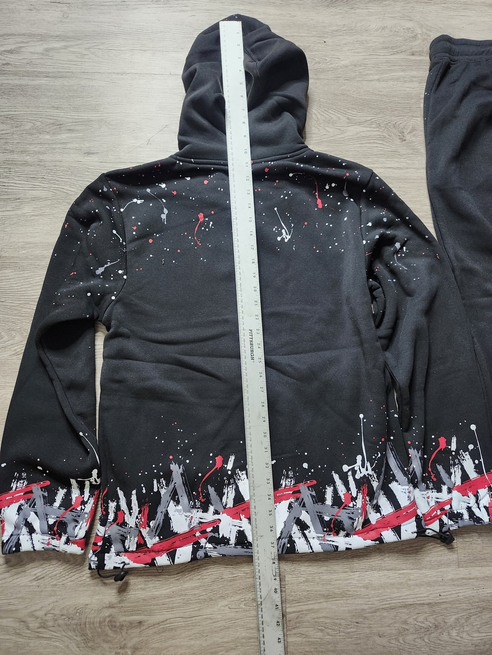 Victorious Men's Black Hooded Sweatshirt & Jogger Set with Red and White - Picture 4 of 11
